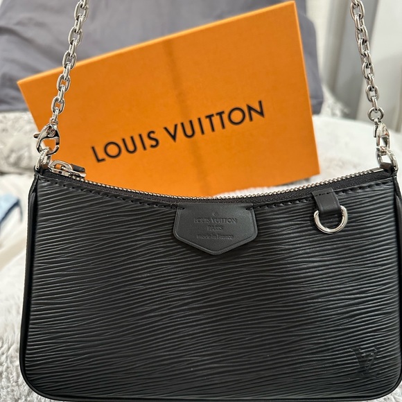 LV Easy Pouch on chain - Picture 7 of 8